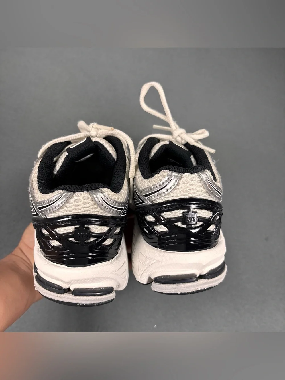New Balance 1906R Silver Metallic/Black casual Shoes Size 2Y